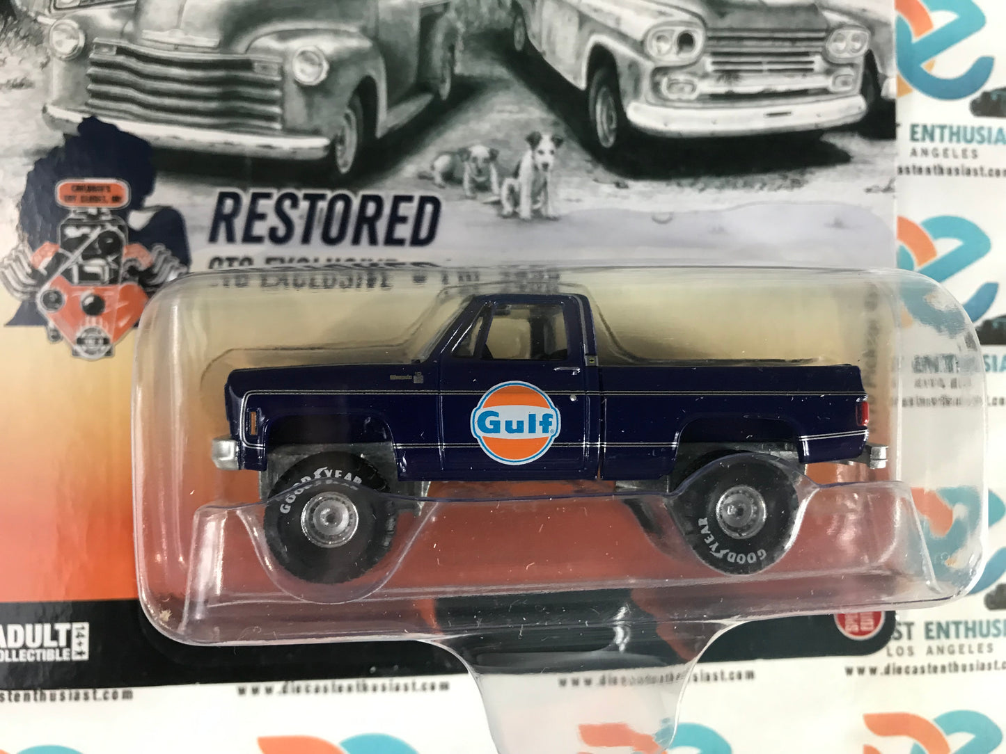 Auto World CTC Exclusives 1978 Chevy K10 Pickup 4x4 Gulf Restored Navy Blue 1:64
