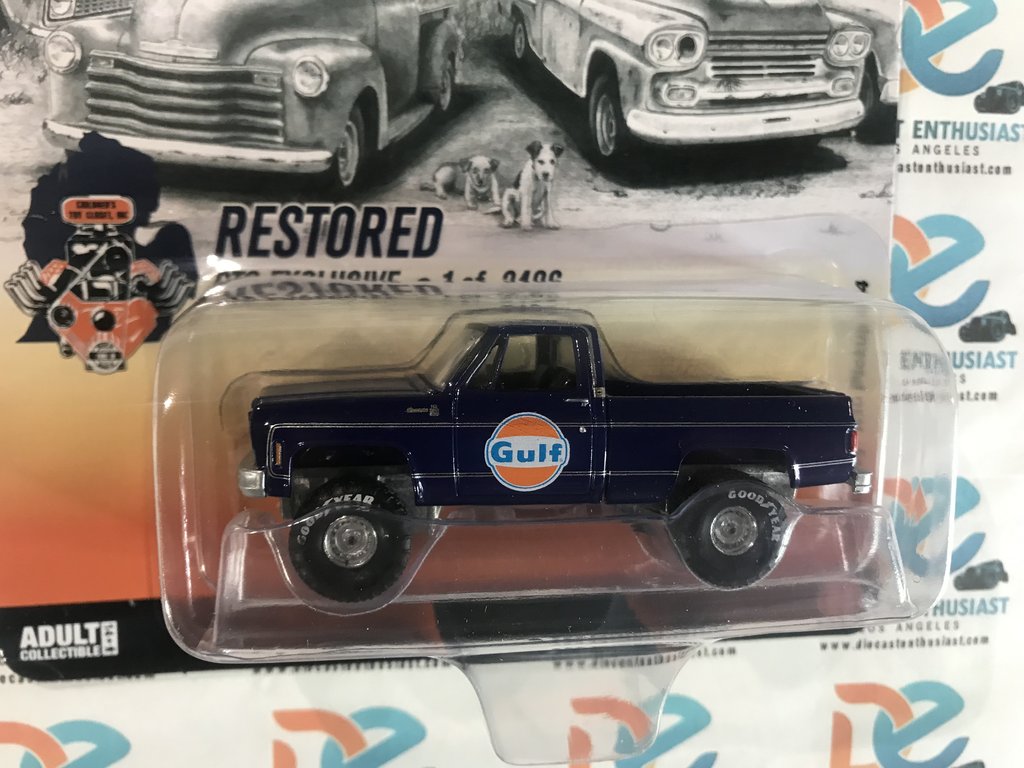 Auto World CTC Exclusives 1978 Chevy K10 Pickup 4x4 Gulf Restored & Rusty Navy Blue 1:64