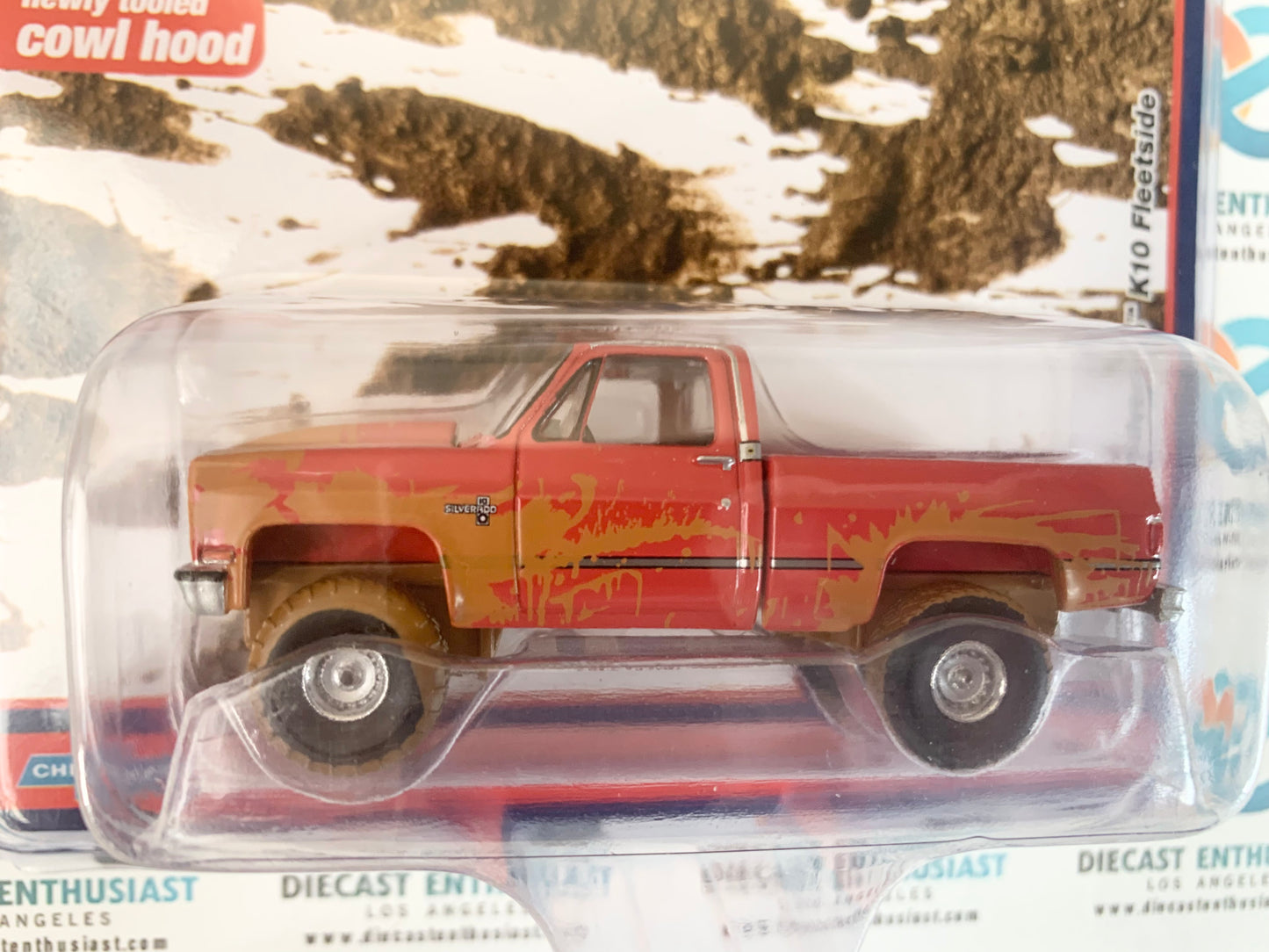 Auto World Exclusives Muddin' USA 1983 Chevy Silverado K10 Fleetside Red Orange 1:64