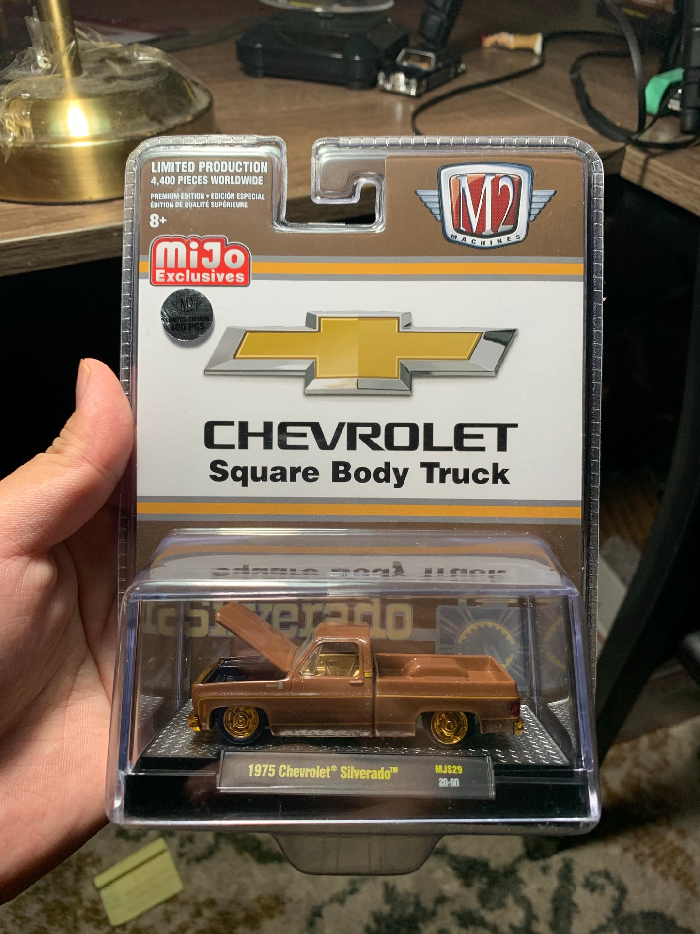 CHASE M2 MACHINES MIJO EXCLUSIVE 1975 CHEVY SILVERADO PICKUP TRUCK SQUAREBODY BROWN BAGGER 1:64