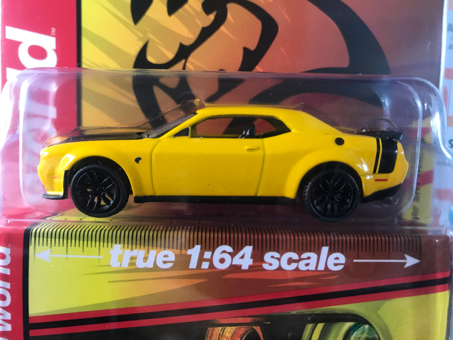 Auto World Mijo Exclusive 2019 Dodge Challenger SRT Hellcat Yellow 1:64