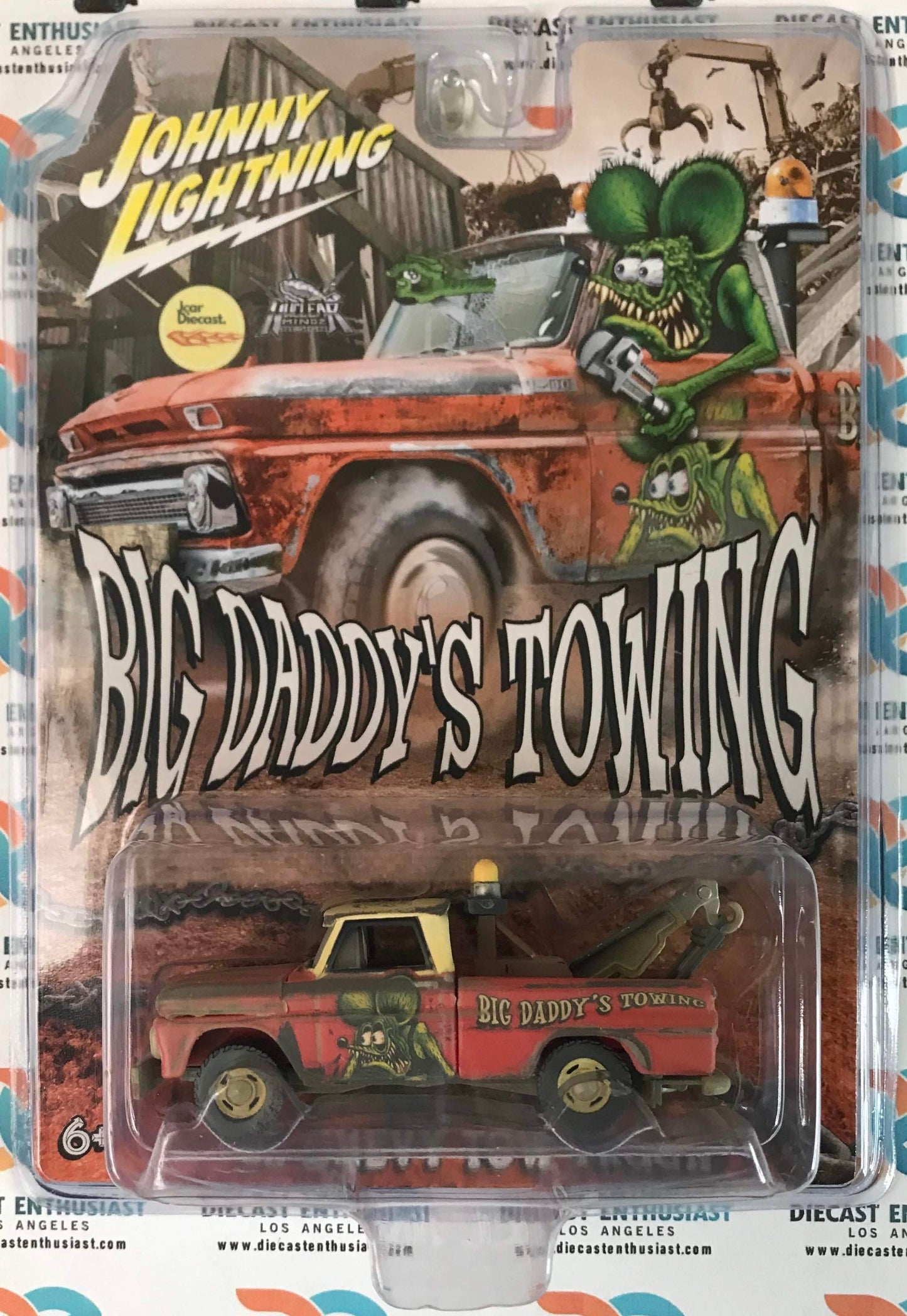Johnny Lightning Exclusives Rat Fink Big Daddy's Towing 65 Chevy Tow Truck 1:64