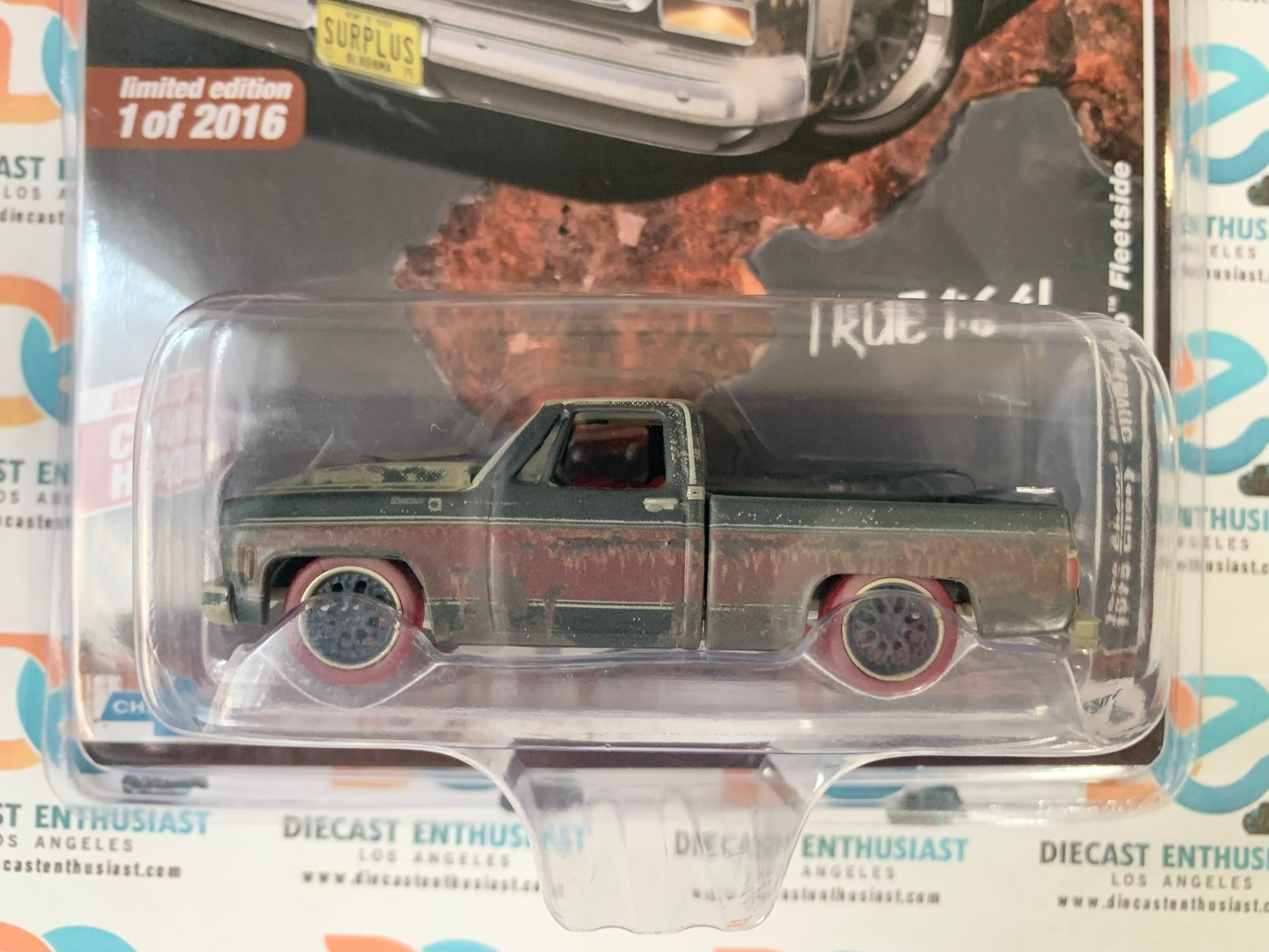 CHASE Auto World Alabama Barn Finds Exclusives 1975 Chevy Silverado Fleetside 1:64