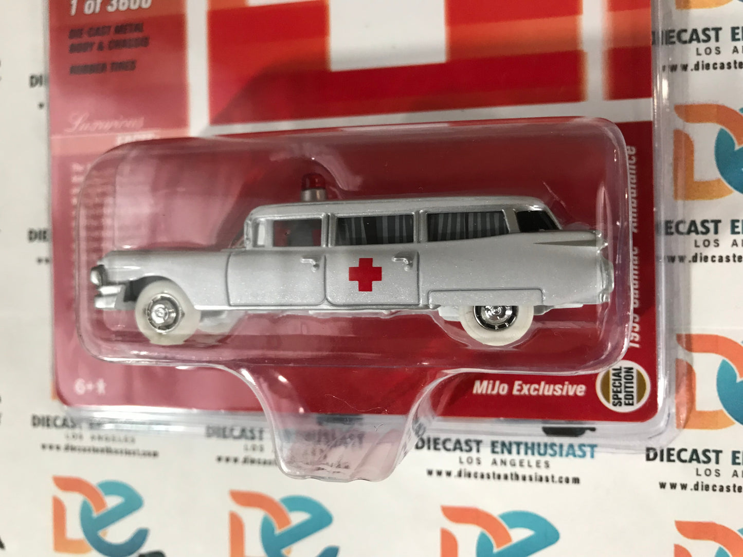 CHASE WHITE LIGHTNING Johnny Lightning Mijo Exclusives 1959 Cadillac Hearse Ambulance 1:64
