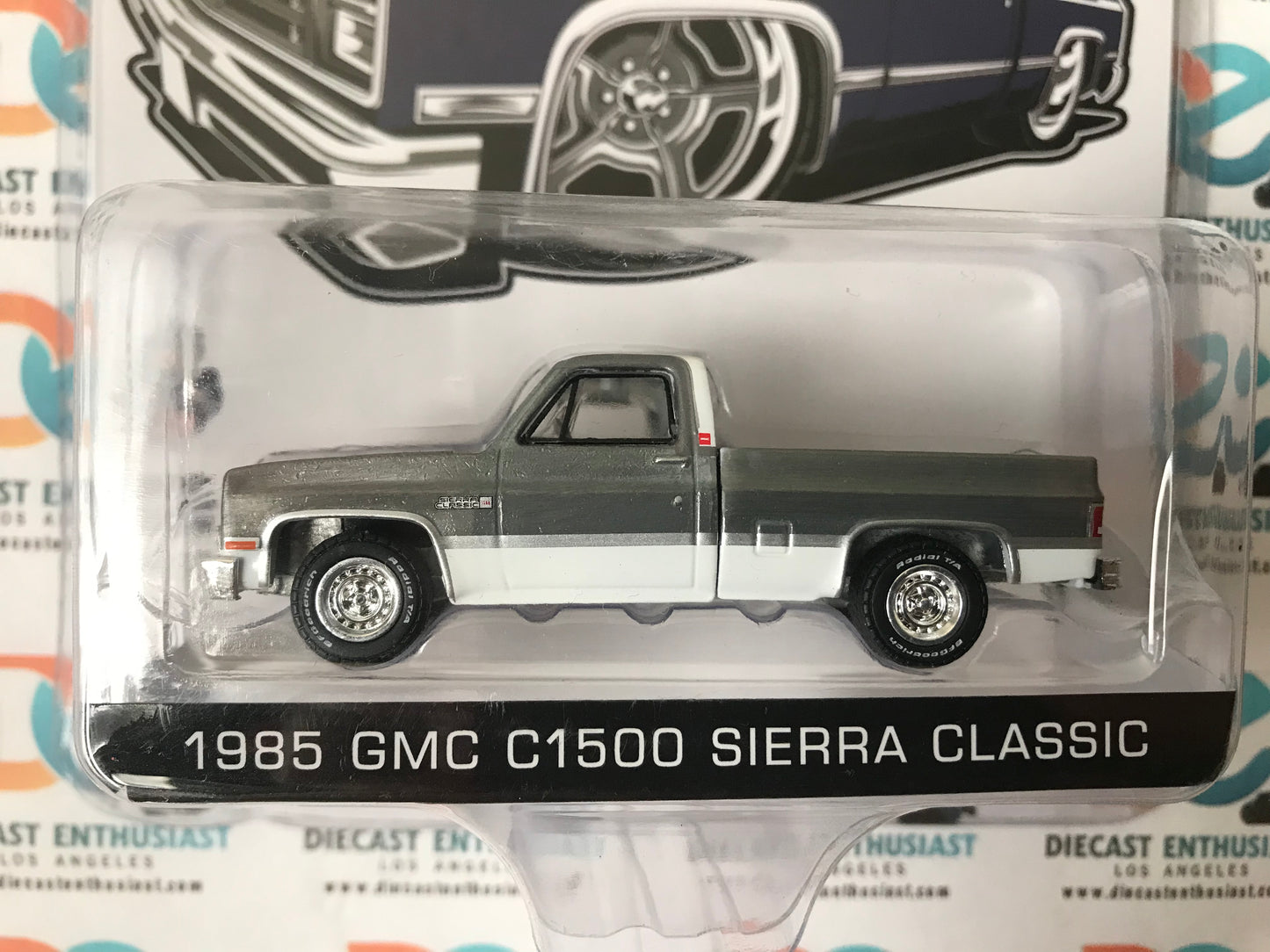 CHASE RAW Greenlight Squarebody USA Exclusives 1985 GMC C1500 Sierra Classic Red White 1:64