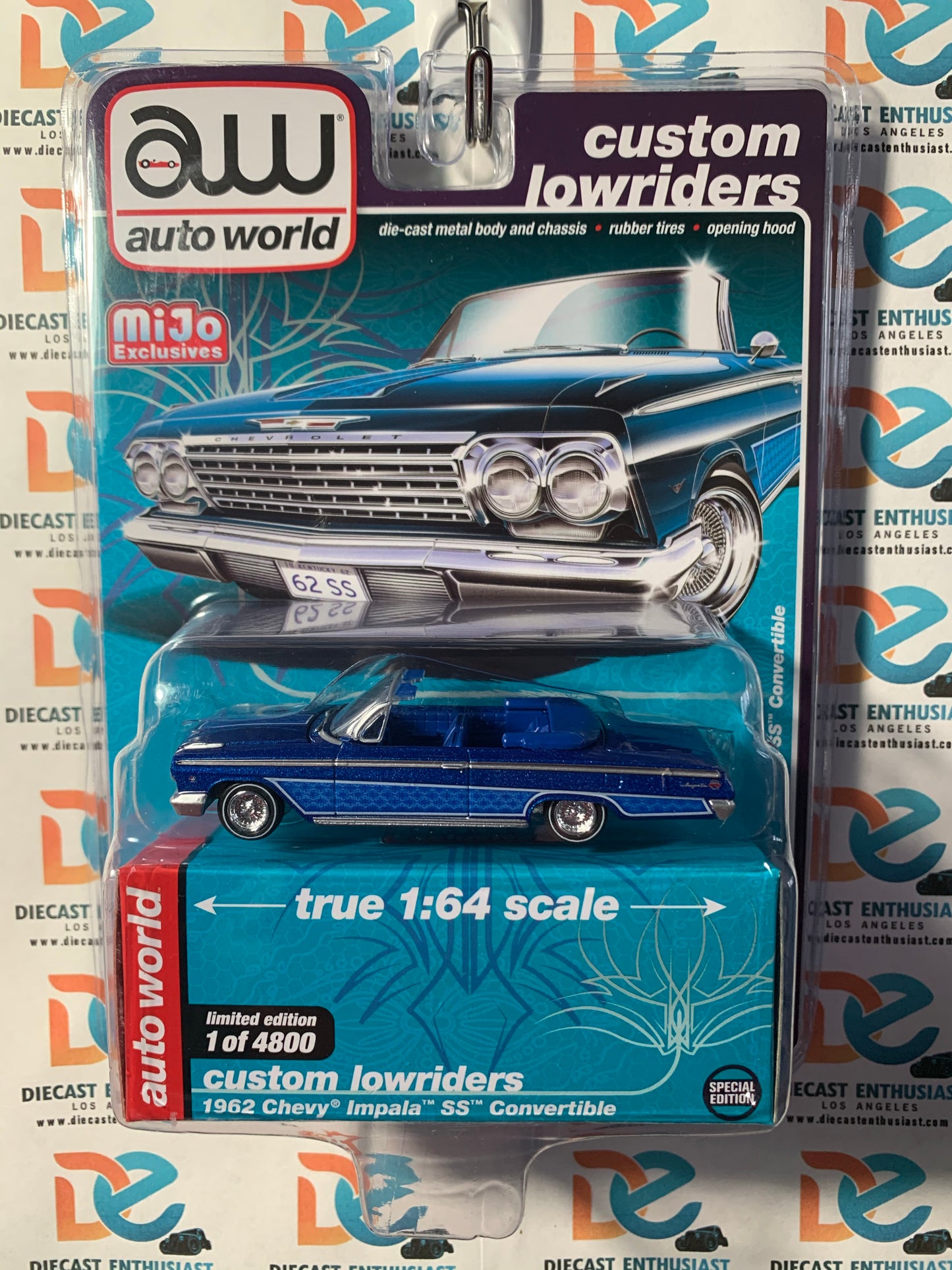Auto World Mijo Exclusive Custom Lowrider 1962 Chevy Impala Convertible Blue 1:64