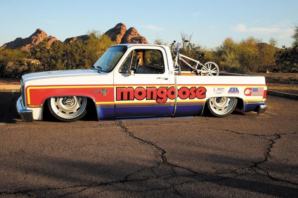 M2 Machines Mongoose Factory Team 1979 Chevrolet Truck 1:64