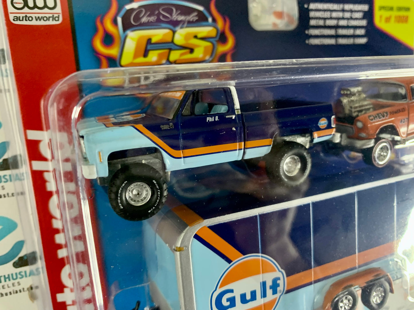 Auto World Chevy Silverado 4X4 Enclosed Trailer Gulf Oil with Zinger 55 Chevy Gasser Orange 1:64