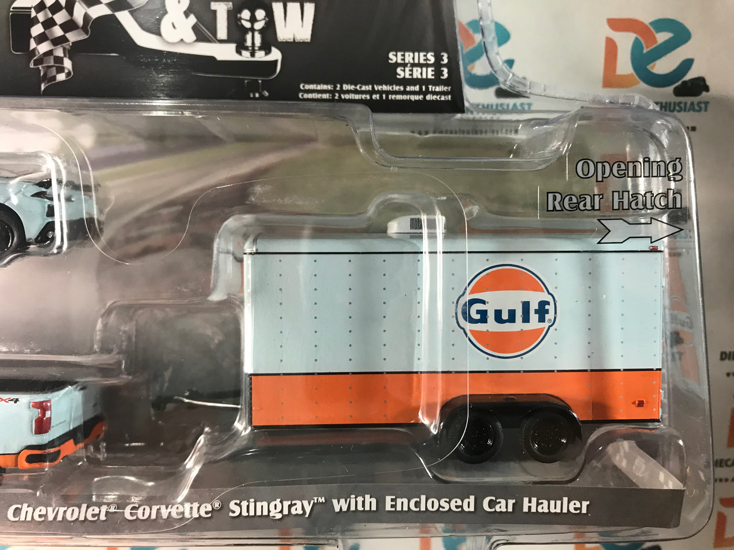 CHASE Greenlight Hitch & Tow Racing 2021 Silverado Corvette C8 Enclosed Hauler Gulf 1:64