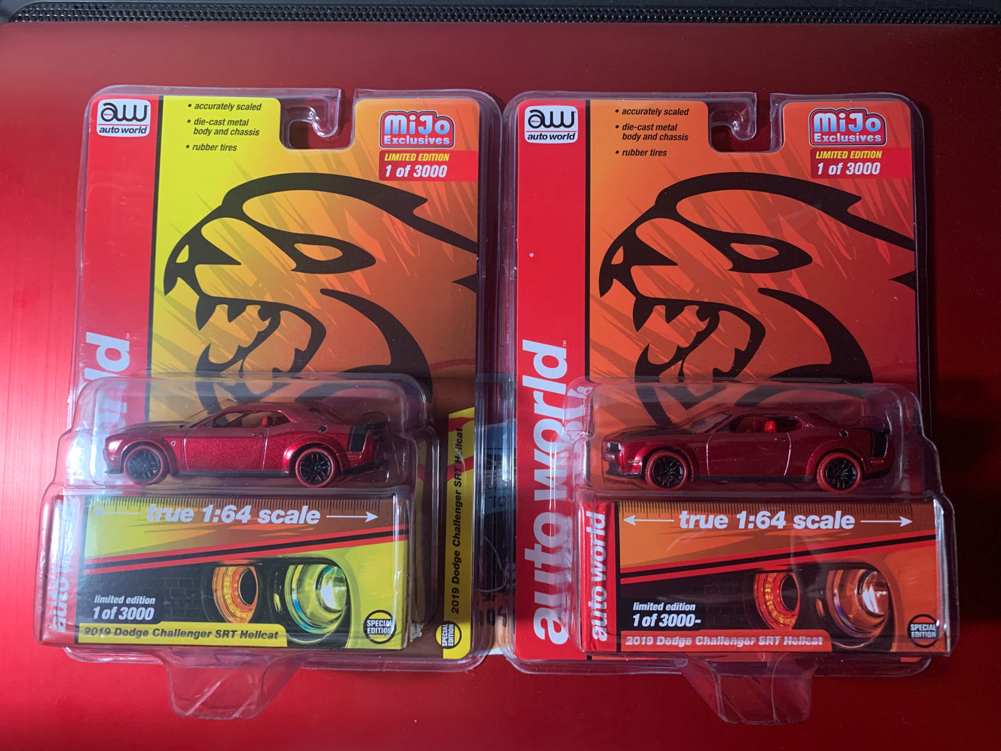 CHASE Auto World Mijo Exclusive 2019 Dodge Challenger SRT Hellcat Pair 1:64