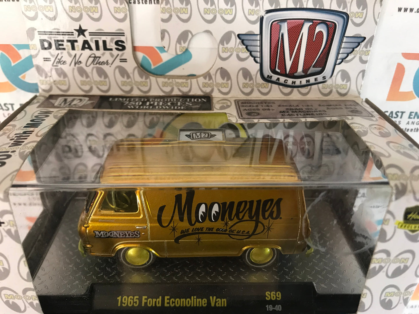 CHASE M2 Machines Mooneyes 1965 Ford Econoline Van 1:64