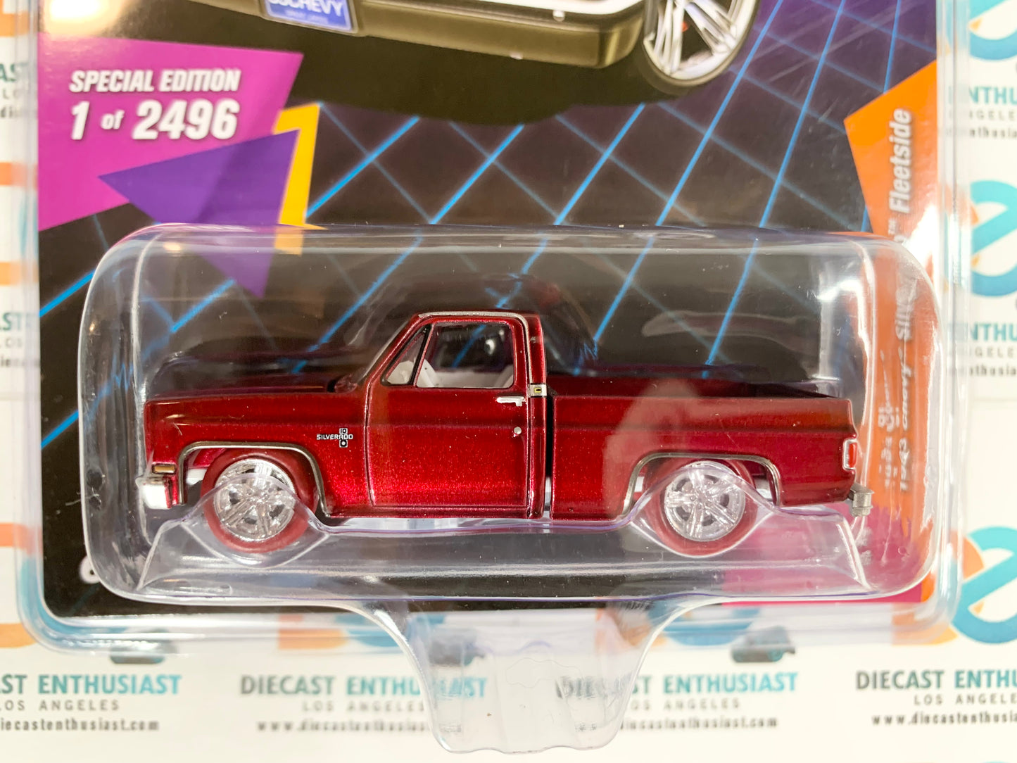 CHASE ULTRA RED Auto World Diecastz Exclusives 1983 Chevrolet Silverado Fleetside Matte Gray 1:64