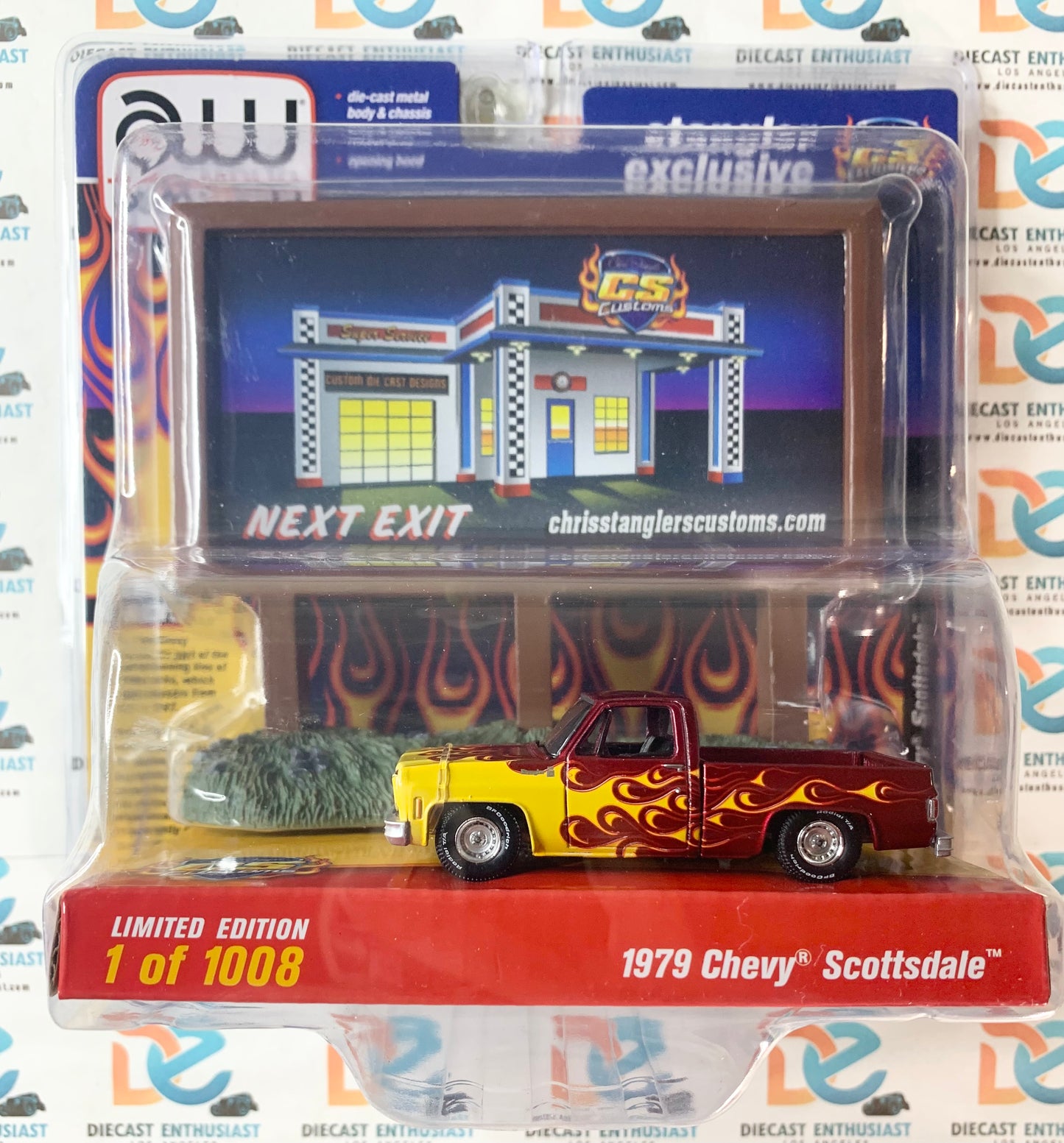 CHASE Auto World CS Customs Exclusives Billboard Diorama 1979 Chevy Scottsdale Blue Yellow Flames 1:64