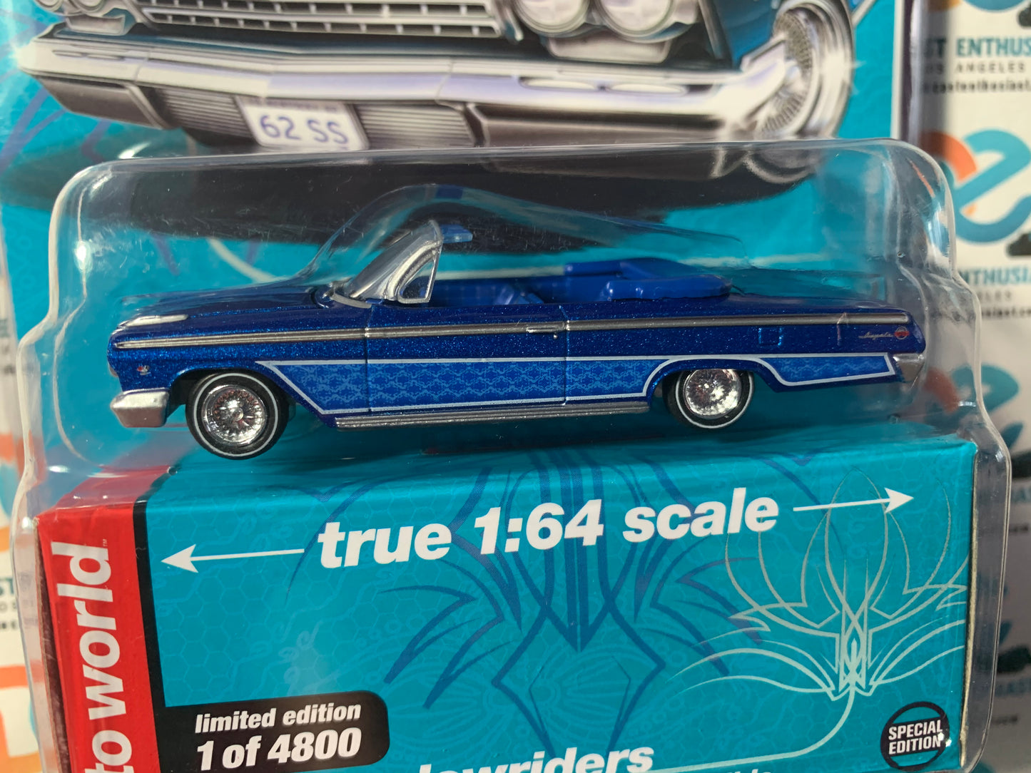 Auto World Mijo Exclusive Custom Lowrider 1962 Chevy Impala Convertible Blue 1:64