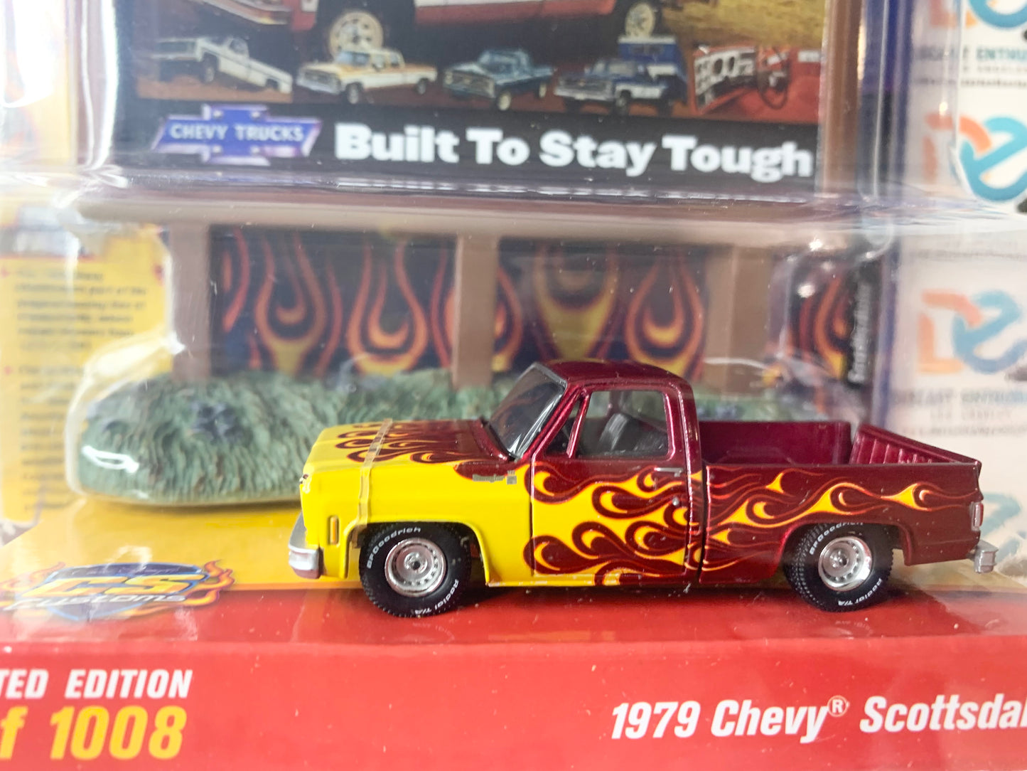 CHASE Auto World CS Customs Exclusives Billboard Diorama 1979 Chevy Scottsdale Blue 1:64