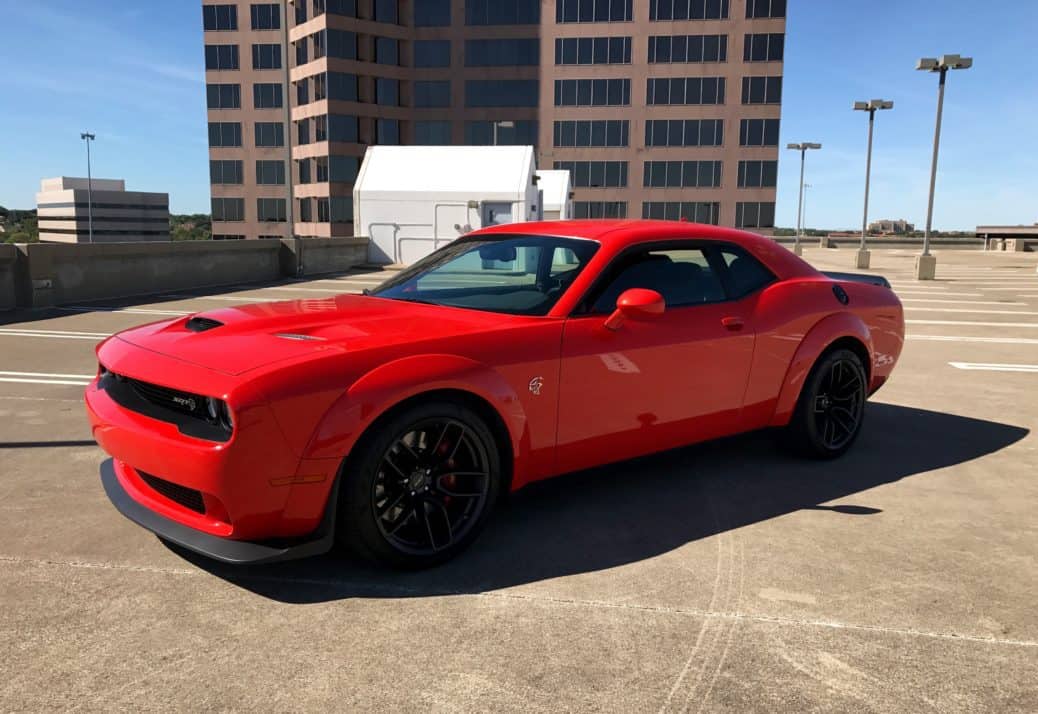 Auto World Modern Muscle 2018 Dodge Challenger Hellcat Redline Tricoat 1:64