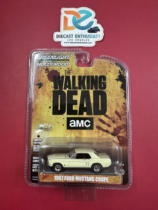 Greenlight The Walking Dead 1967 Ford Mustang Coupe 1:64
