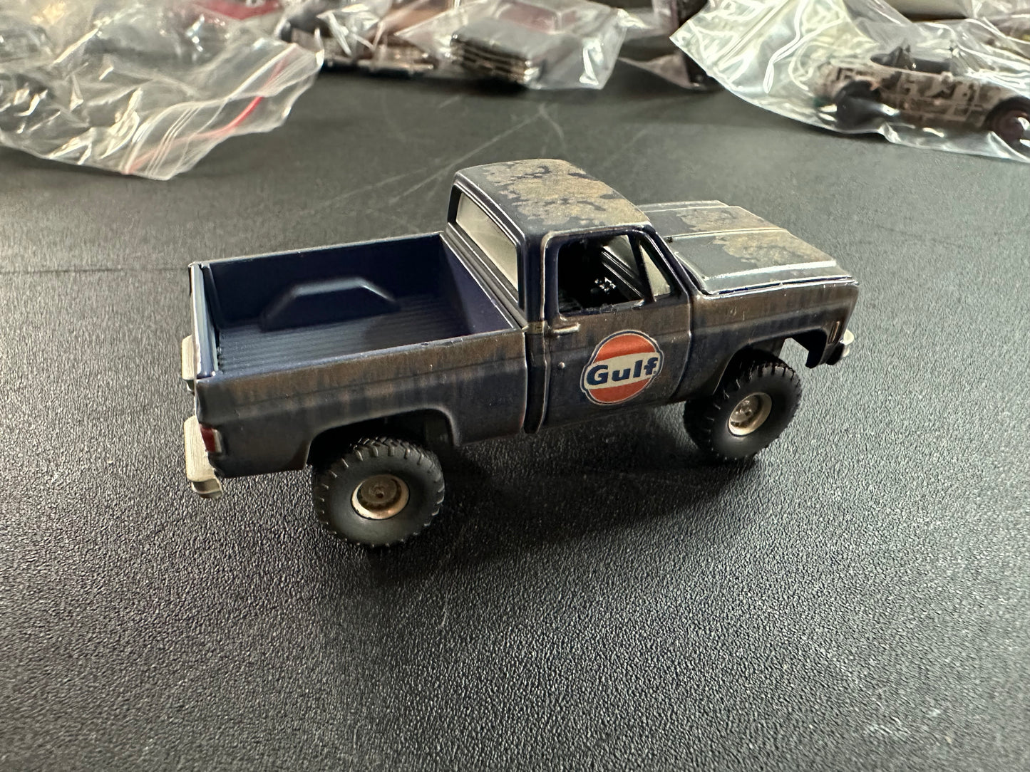 LOOSE Auto World CTC Exclusives 1978 Chevy K10 Pickup 4X4 Gulf Rusty Navy Blue 1:64