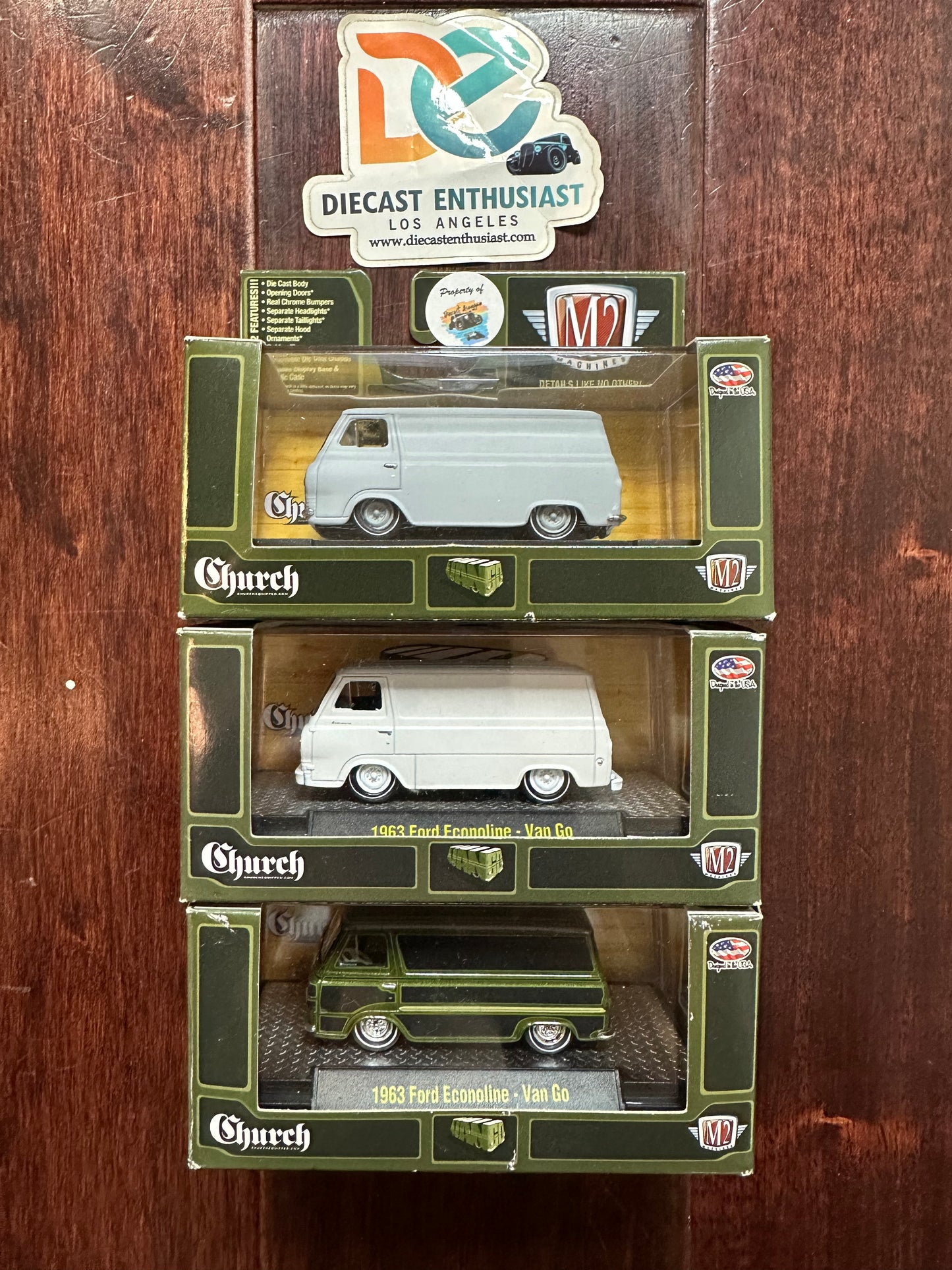 M2 Machines Church 1963 Ford Econoline Van Go Set 1:64