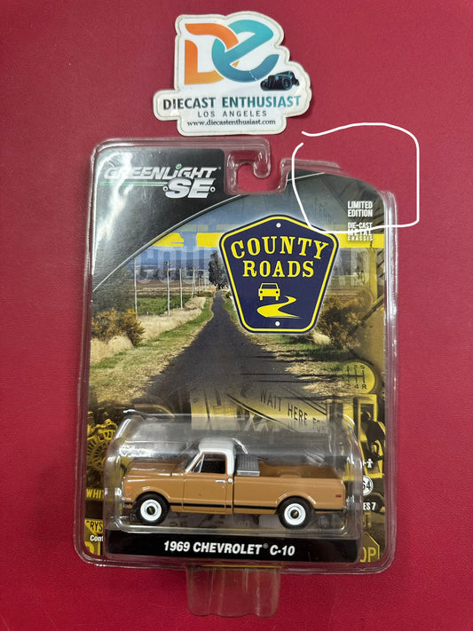 Greenlight County Roads 1969 Chevrolet C10 Brown 1:64