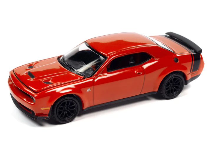 Auto World Modern Muscle 2019 Dodge Challenger R/T Scat Pack Tor Red 1:64
