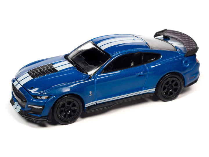 Auto World Modern Muscle 2021 Shelby GT500 Carbon Fiber Track Pack Velocity Blue 1:64