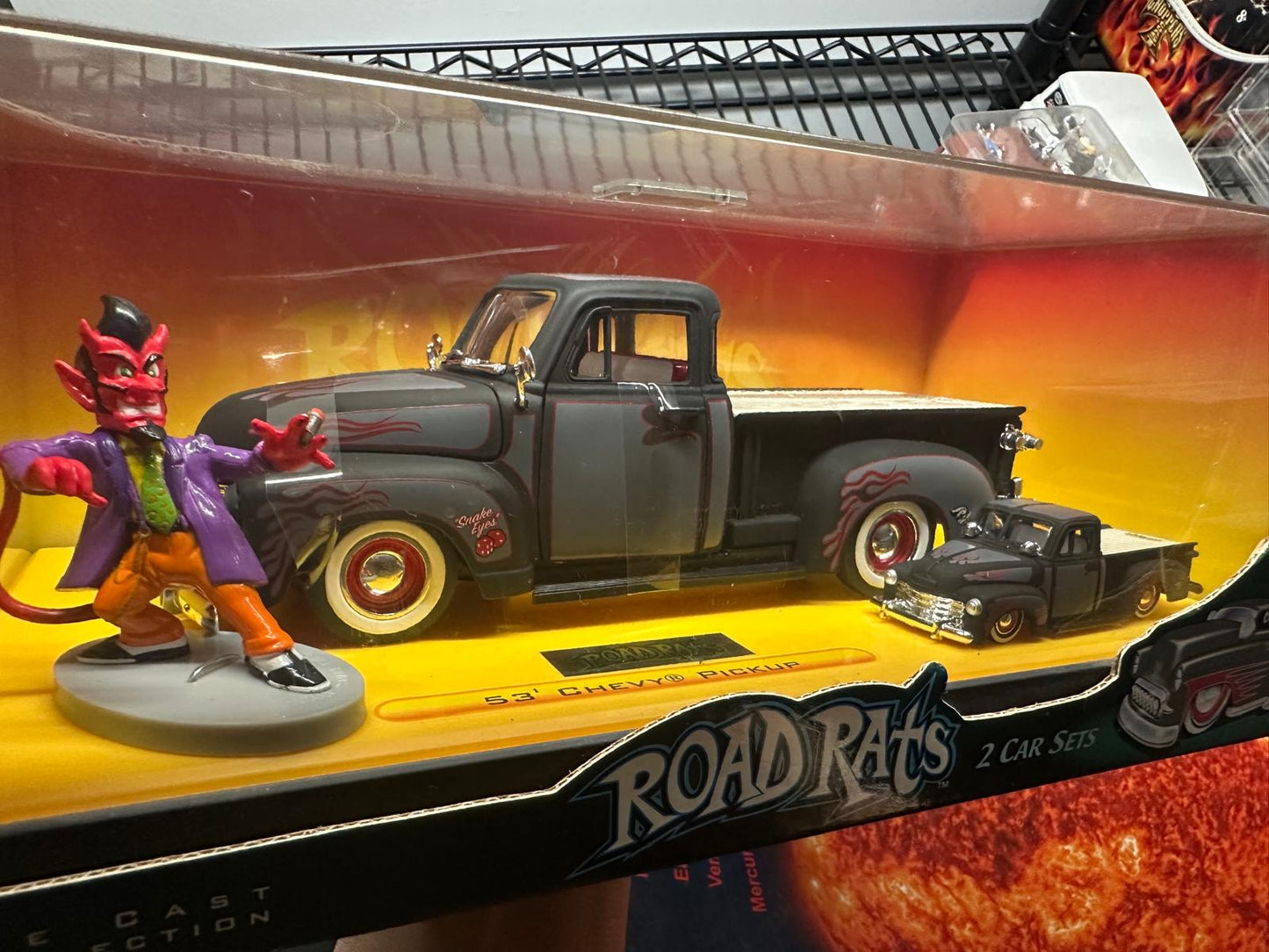Jada Toys Road Rats Series 53 Chevy Pickup with Figure 1:24 1:64