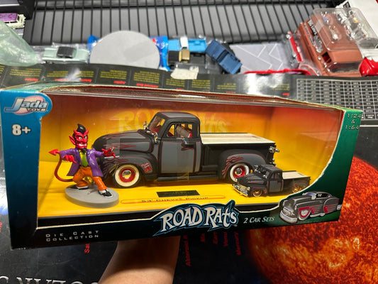 Jada Toys Road Rats Series 53 Chevy Pickup with Figure 1:24 1:64