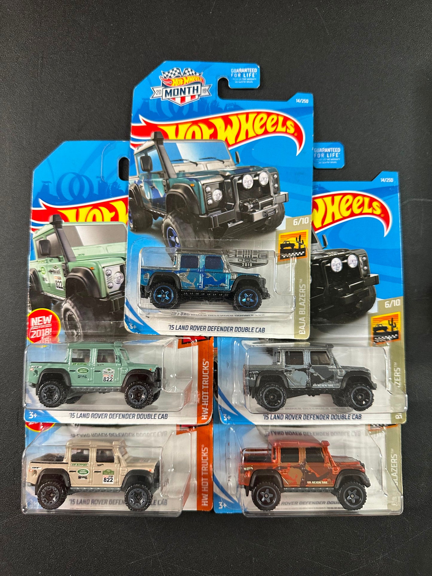 Hot Wheels 15 Land Rover Defender Double Cab Set of 5 1:64