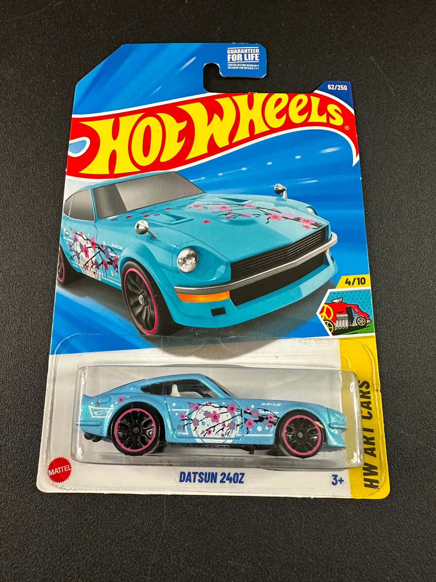 Hot Wheels Datsun 240z Sakura Blue 1:64
