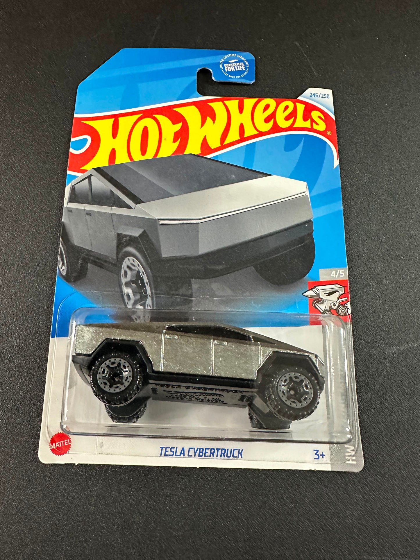 Hot Wheels Tesla Cybertruck 1:64