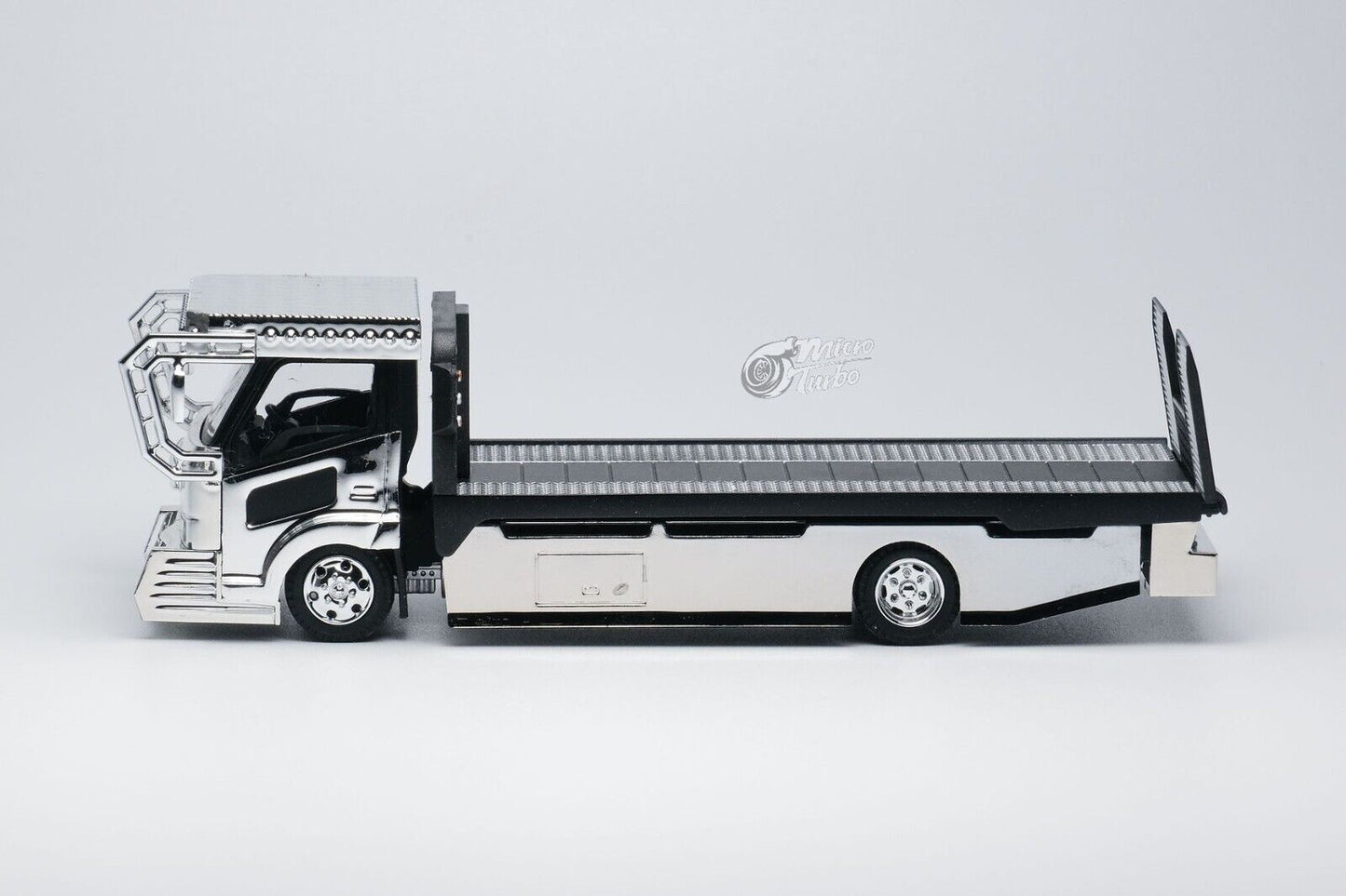 Micro Turbo Dekotora Transporter Truck Silver Chrome 1:64