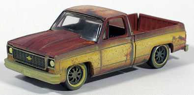 Auto World Exclusives Kentucky Barn Finds 1974 Chevy Silverado Fleetside Weathered Version 1:64