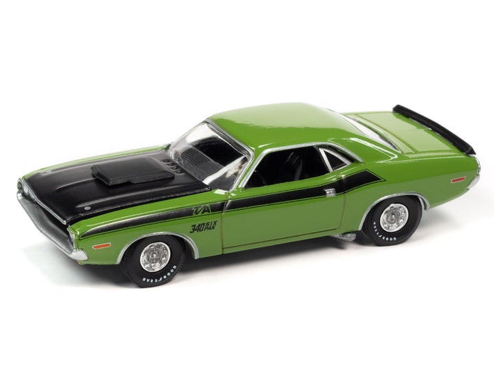Auto World Vintage Muscle 1970 Dodge Challenger T/A Green Go 1:64