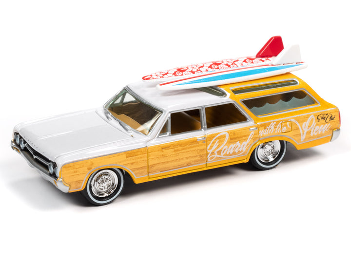 Johnny Lightning Street Freaks Surf Rods 1964 Olds Vista Cruiser Wagon Yellow 1:64