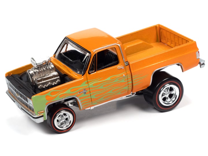 Johnny Lightning Zingers! 1981 Chevy Silverado 10 Fleetside Orange Metallic with Lime Flames 1:64