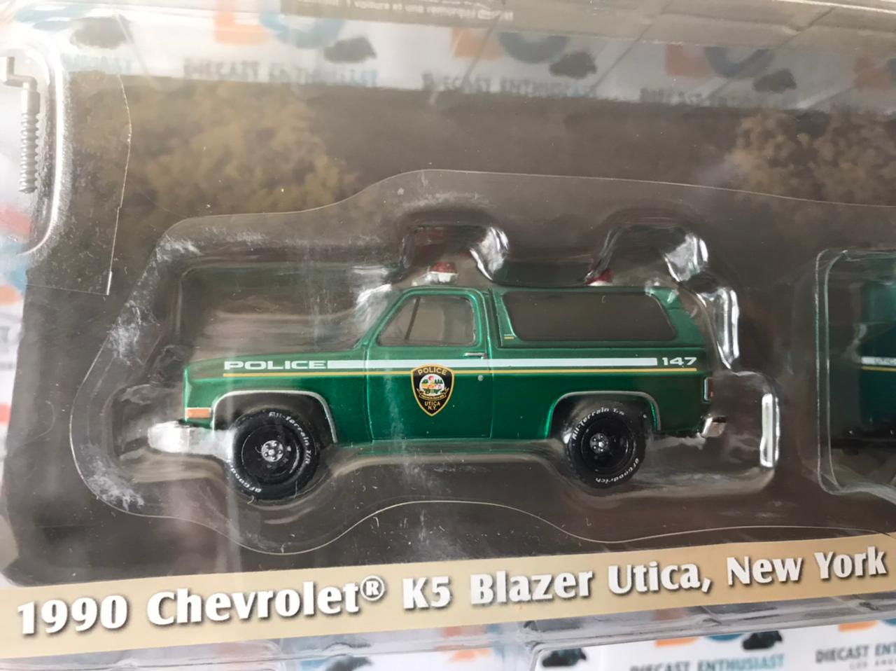 CHASE GREEN MACHINES Greenlight Hitch & Tow 1990 Chevrolet K5 Blazer Utica New York Police Small Cargo Trailer Black 1:64