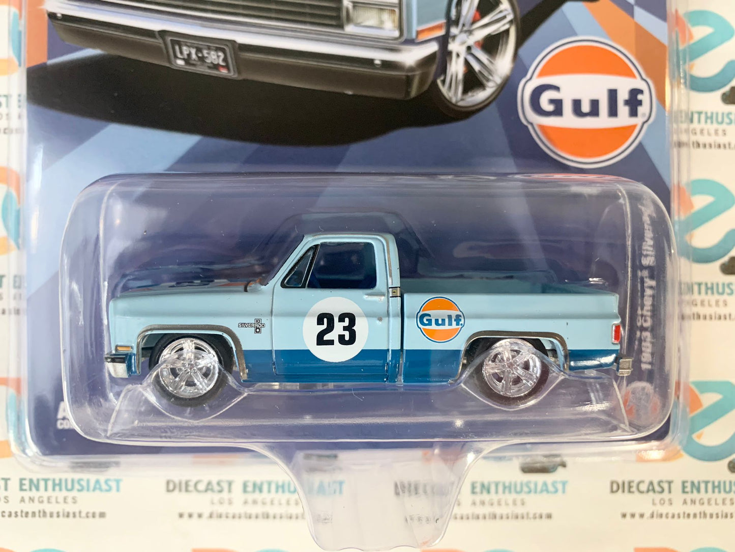 Auto World Diecastz Exclusives 1983 Chevy Silverado Gulf Light Blue #23 1:64