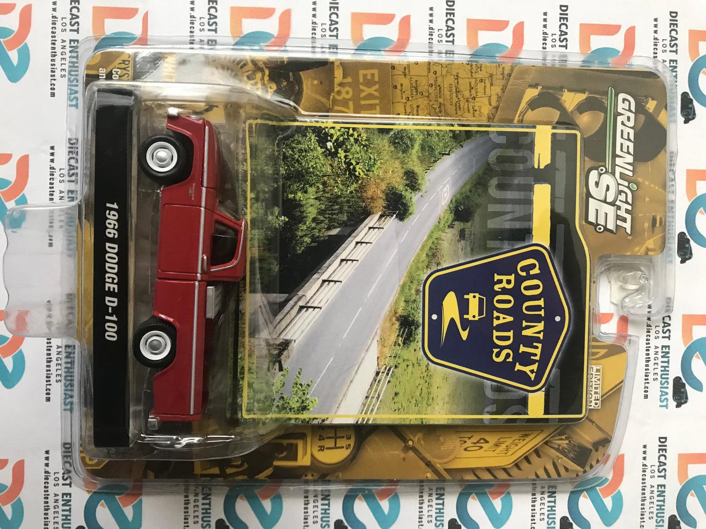 Greenlight County Road 1966 Dodge D100 Red 1:64