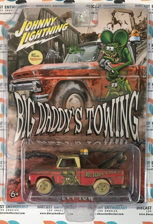 CHASE Johnny Lightning Exclusives Rat Fink Big Daddy's Towing 65 Chevy Tow Truck 1:64