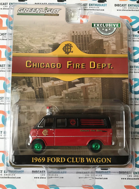 CHASE GREEN MACHINES Greenlight Chicago Fire Department 1969 Ford Club Wagon Ambulance 1:64